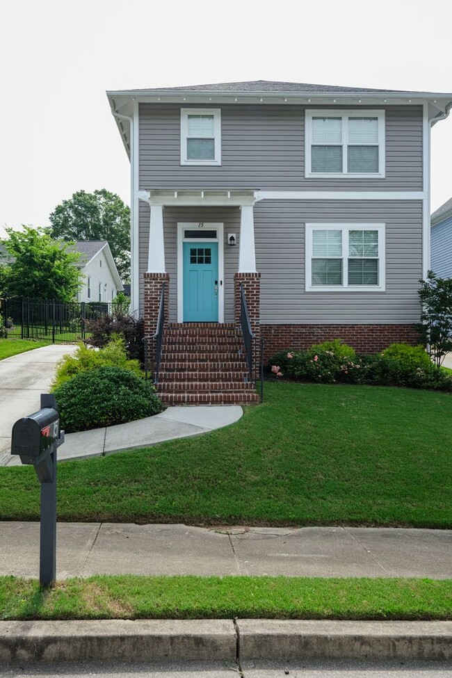 3 Bedroom, 2.5 Bath in Prime Location! Law... - 3 Bedroom, 2.5 Bath in Prime Location! Law... House