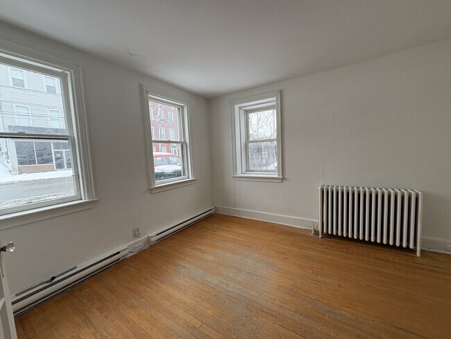 Photo - 325 Main St Unité 1