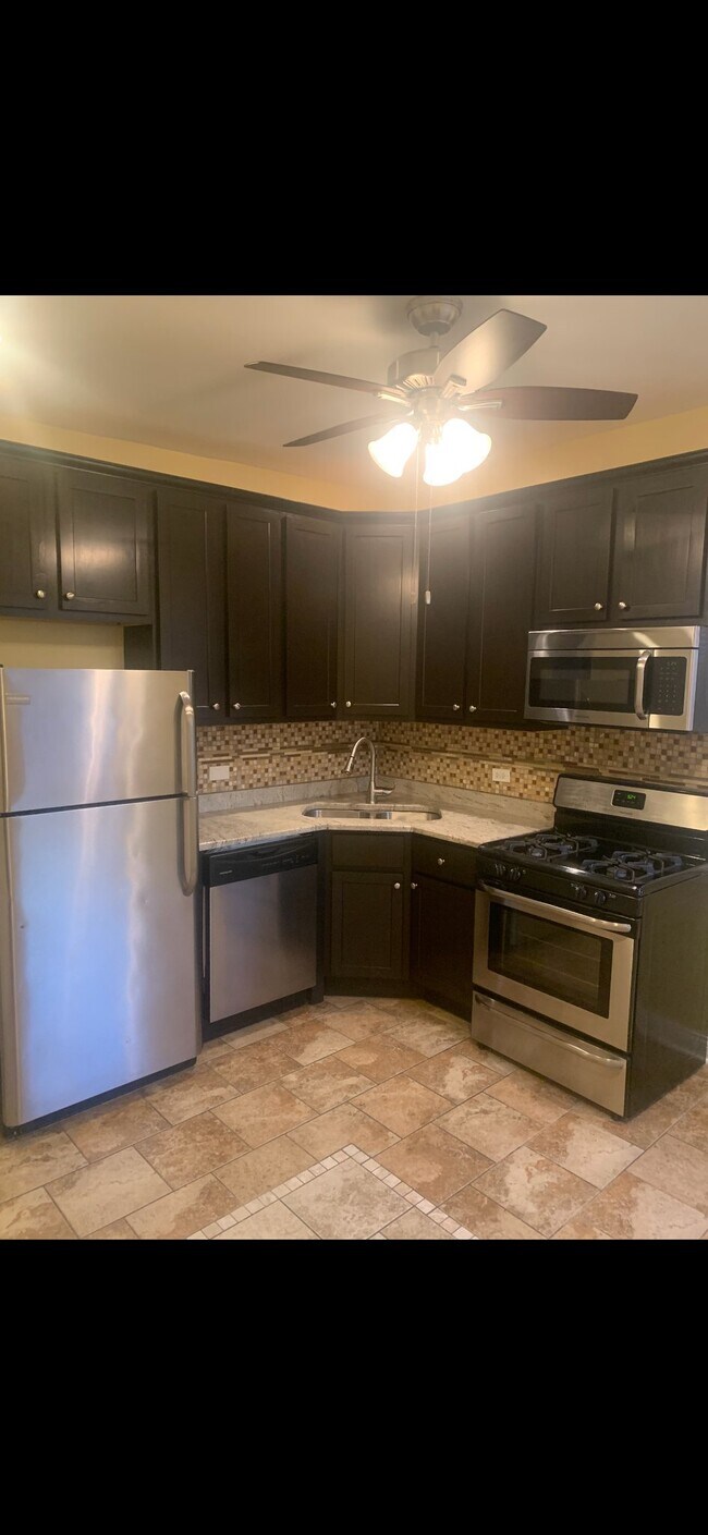 Photo - 917 N Leamington Ave Unit Apt2