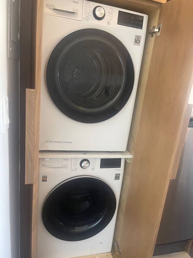 Photo - Large Updated 2BR/2BA Bath Condo - Steps from Fort Lauderdale Beach! Unit 505