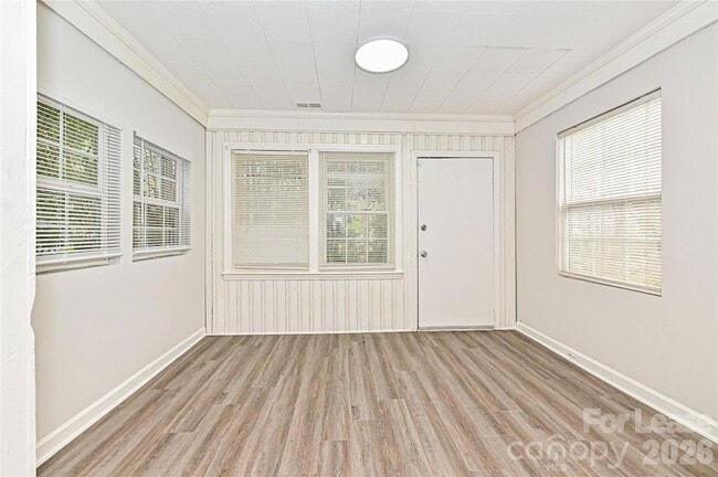 Photo - 301 Seldon Dr