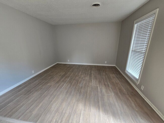 Photo - Living Room & Den in Dalraida