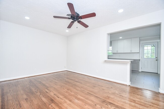 Photo - 5214 De Milo Dr