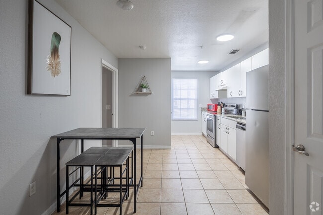 5BR, 5BA - 1,886SF - Dining and Kitchen