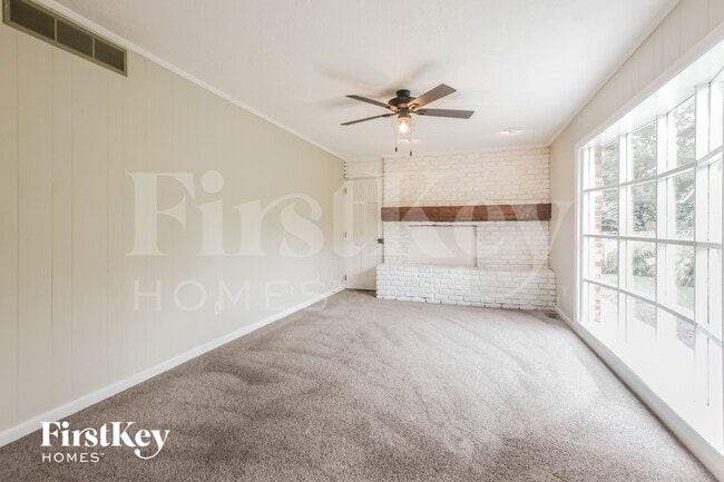 Photo - 596 Waterview Blvd