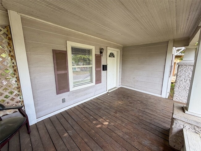 Photo - 114 E Hull St