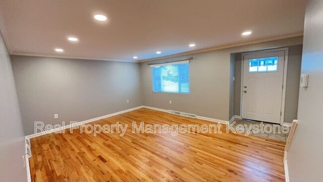 Photo - 575 Sautter Dr