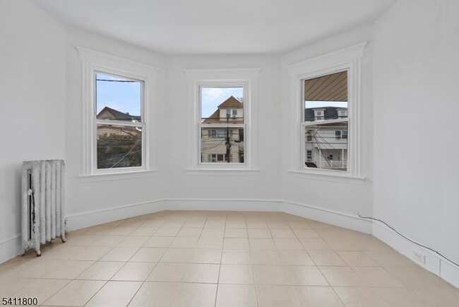 Photo - 315 E 18th St