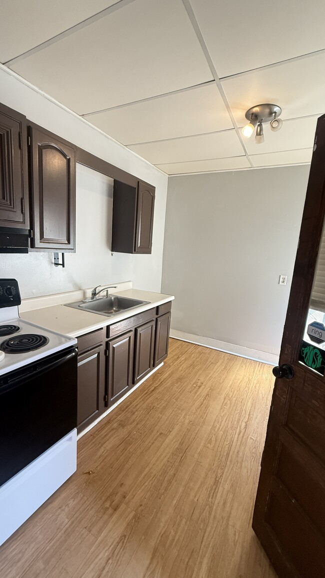 Building Photo - 15 LLC- 21-27 Durand St. Unit 27 A