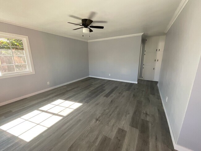 Photo - House - 2 Bedrooms / 1 Bathroom - Paramount