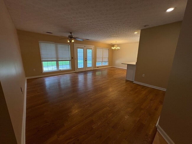 Photo - 133 John Glenn Dr