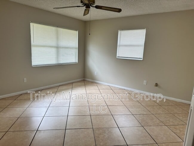 Photo - 1366 Haulover Ave