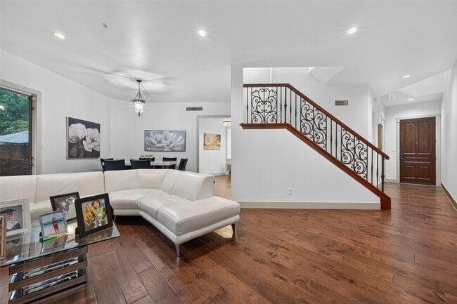 6000 Sugar Hill Dr Unit 17