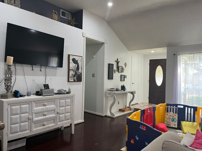 Building Photo - 19418 Coppervine Ln