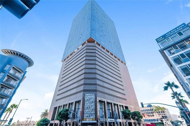 Building Photo - 1100 Wilshire Blvd Unit 2603