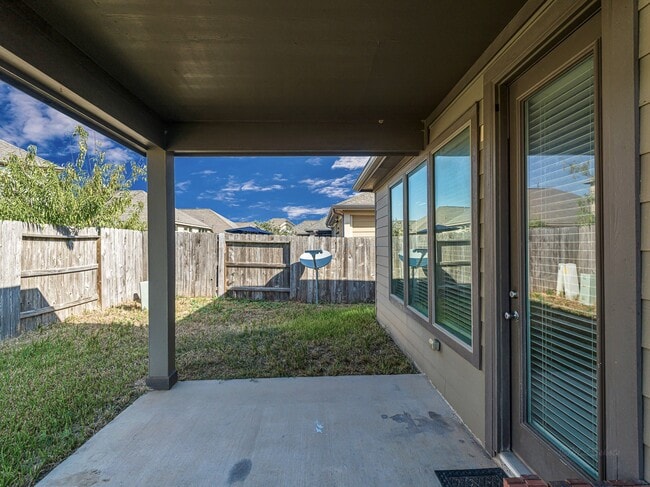 Building Photo - 11103 Avery Oaks Ln