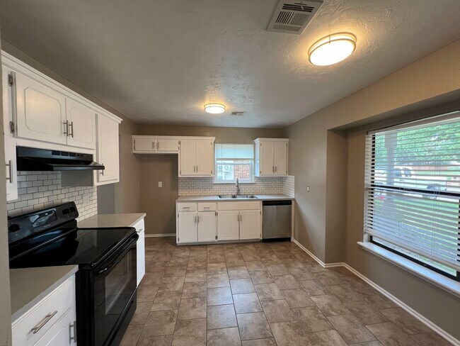 Photo - 12224 SW 14th St