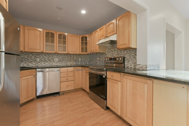 Photo - 289 Market St