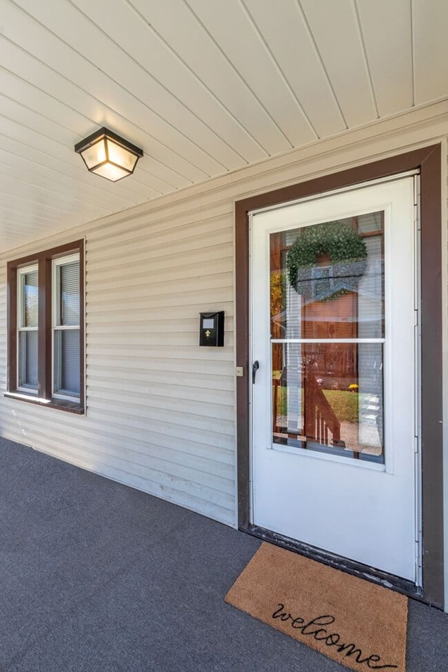 Photo - 1017 Mosley Ct SW