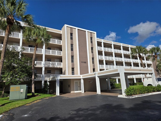 Building Photo - 1100 NW 87th Ave