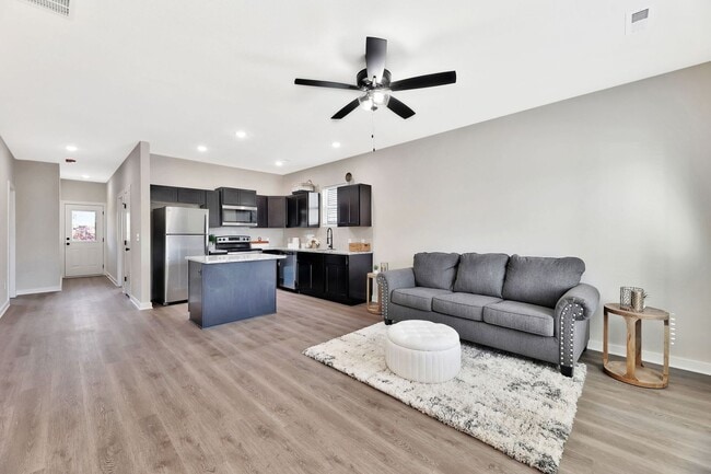 Photo - 5434 N Gray Dr