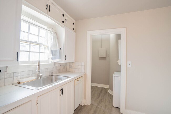 Photo - 1220 S Zunis Ave Unit 1222