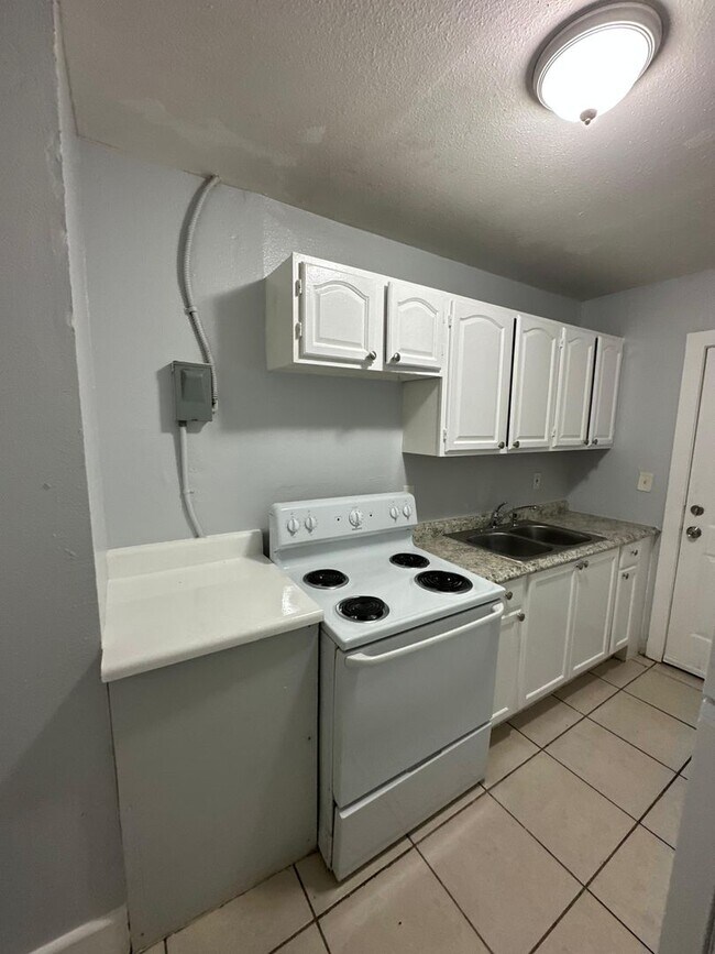 Photo - 2540/2542 Moncrief Rd Unit 2540
