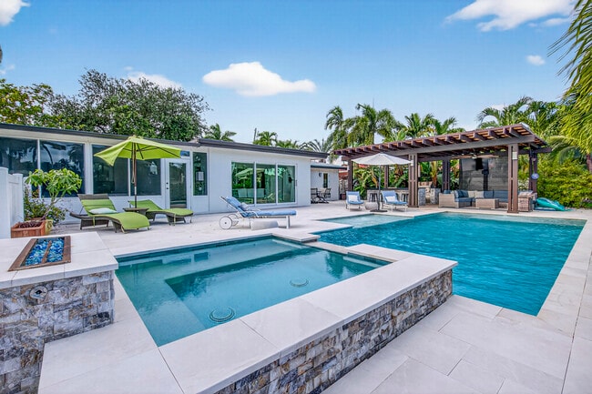 Building Photo - 1730 NE 22nd Terrace