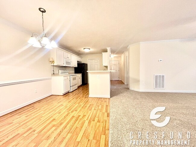 Photo - 2 Bed, 2 Bath - BRAND NEW CARPET!!! READY FOR MOVE IN TODAY!