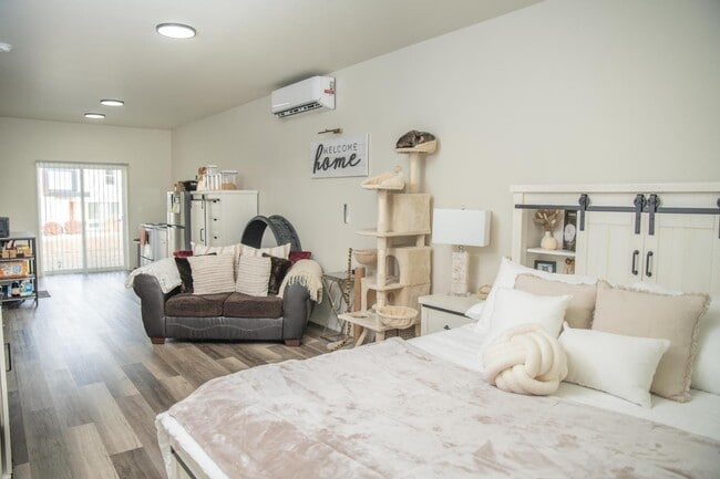 Photo - 724 Cedar Creek Ave Apartamento