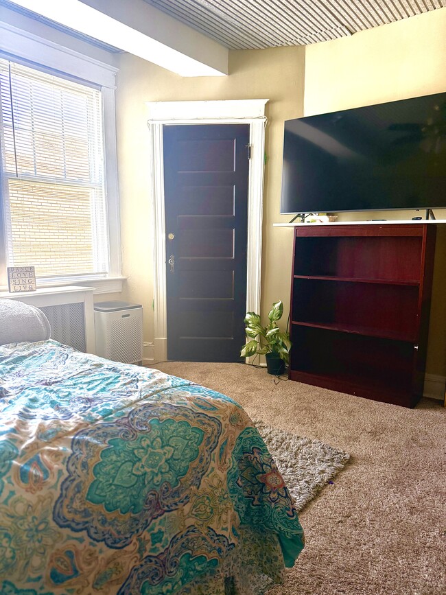 Photo - 511 Nicholson St NW