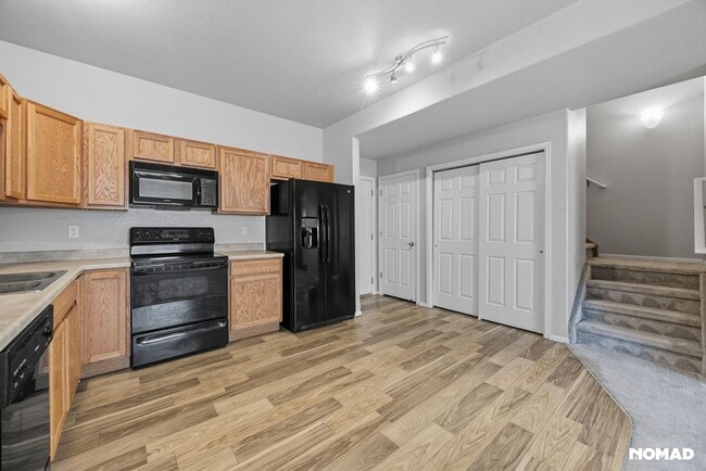 Photo - 3050 Shikra View