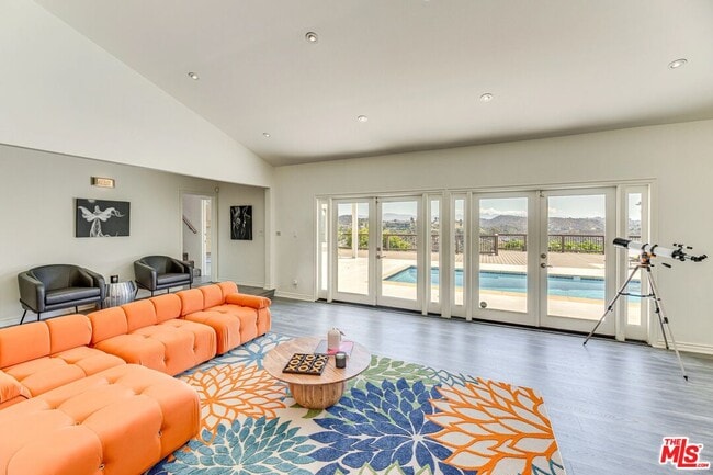 Photo - 1410 Stradella Rd