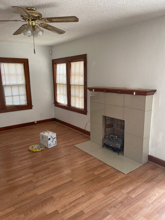 Photo - 303 N Julian St