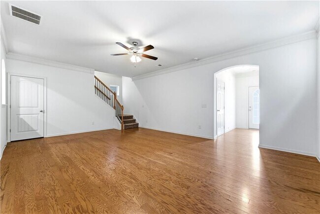 Photo - 413 Village View