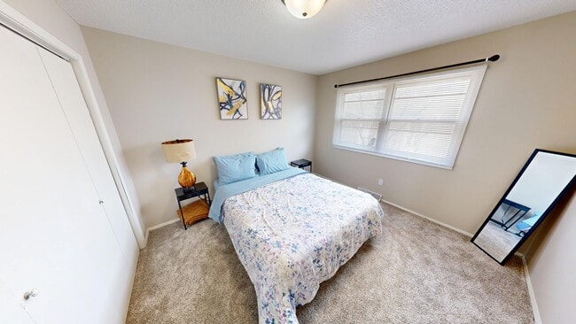 Photo - 4618 S Louise Ave