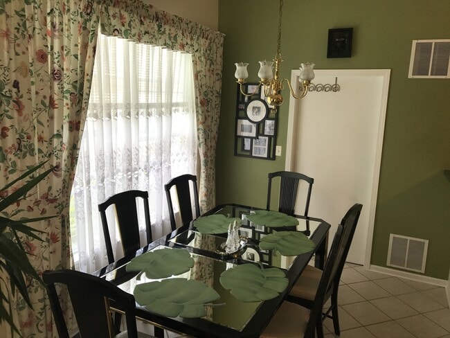 Photo - Exceptionally Clean 2-Bedroom Ranch with D...