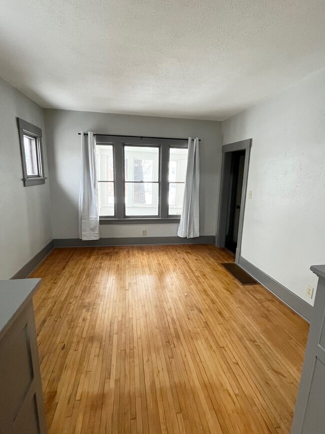 Photo - 817 N 5th St