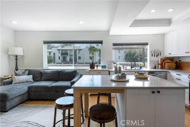 Photo - 21500 Califa St