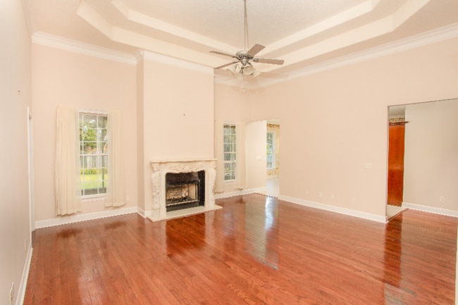 Photo - 215 S Harrington Rd