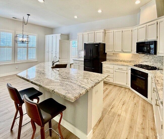 Photo - 844 Signorelli Cir