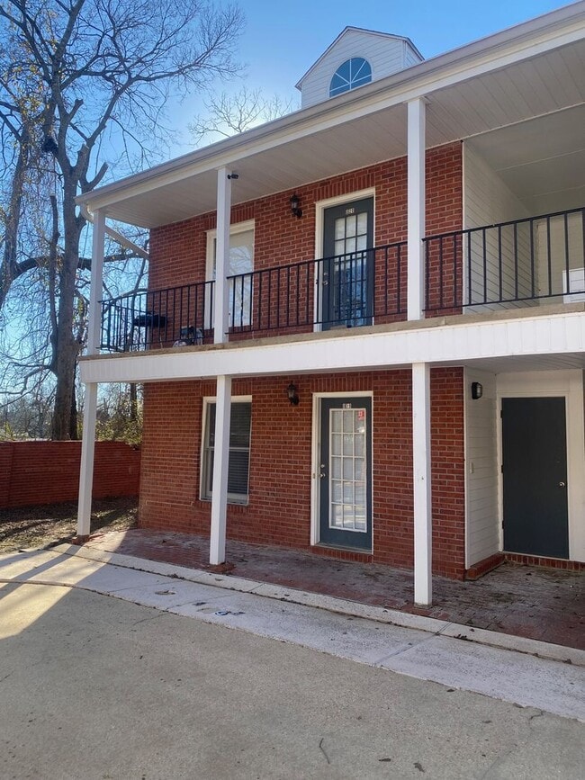 Building Photo - Gillespie Unit D 19