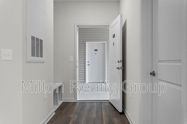 Photo - 170 Grove Cir Unidad Apt. 201