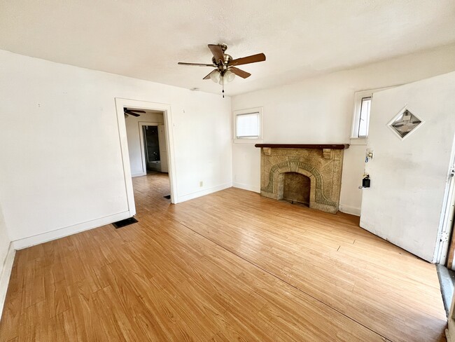 Photo - 3520 Herman St