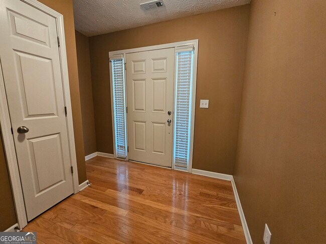 Photo - 109 Red Tail Rd