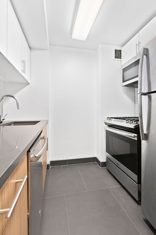 Photo - 200 East 87th Street