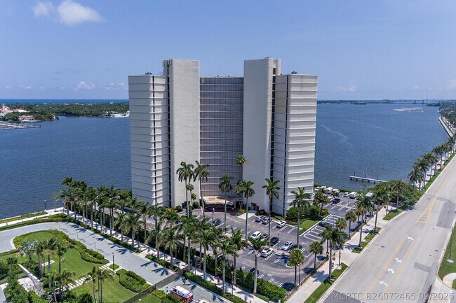 Building Photo - 1200 S Flagler Dr Unit 1105