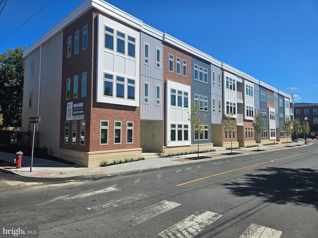 Photo - 200 Hamilton Ave