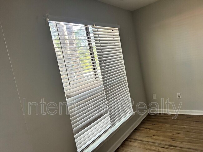 Photo - 1952 Gion St