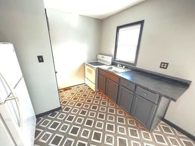 Photo - 2527 Georgetown Rd